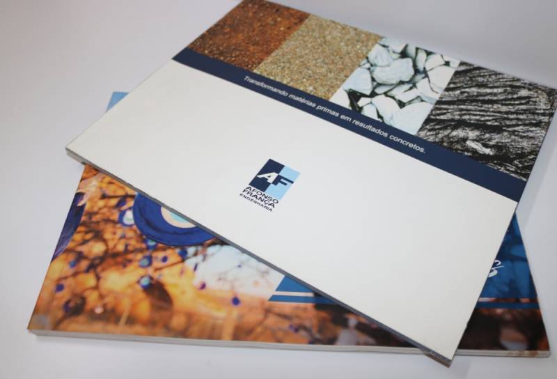 Impressão de Livro de Pequenas Tiragens Água Funda - Impressão de Livro de Capa Dura